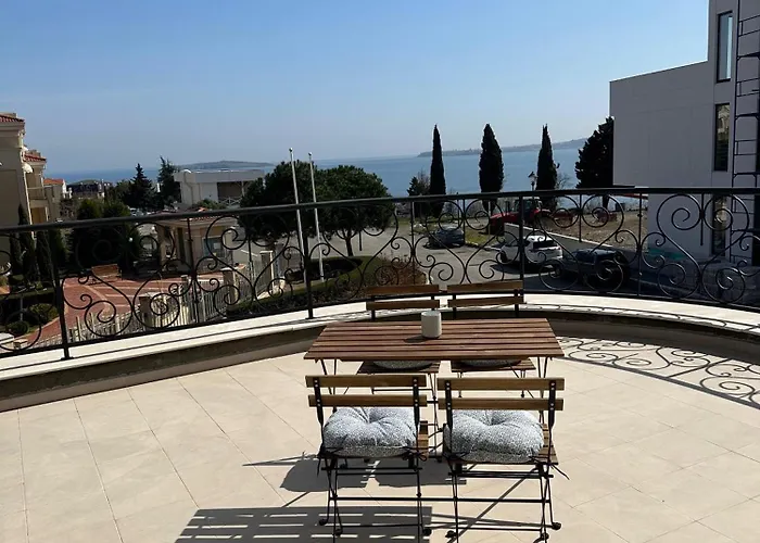 Cosy With Sea View In Complex Panorama Csernomorec