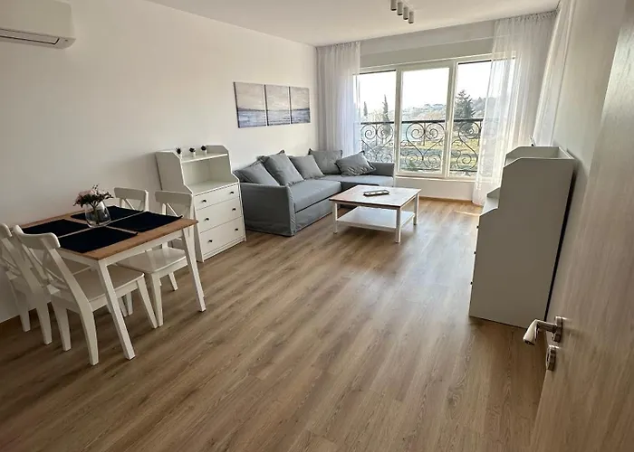 Cosy With Sea View In Complex Panorama Apartman *