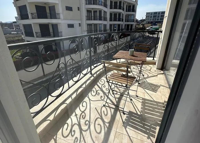 Cosy With Sea View In Complex Panorama Chernomorets